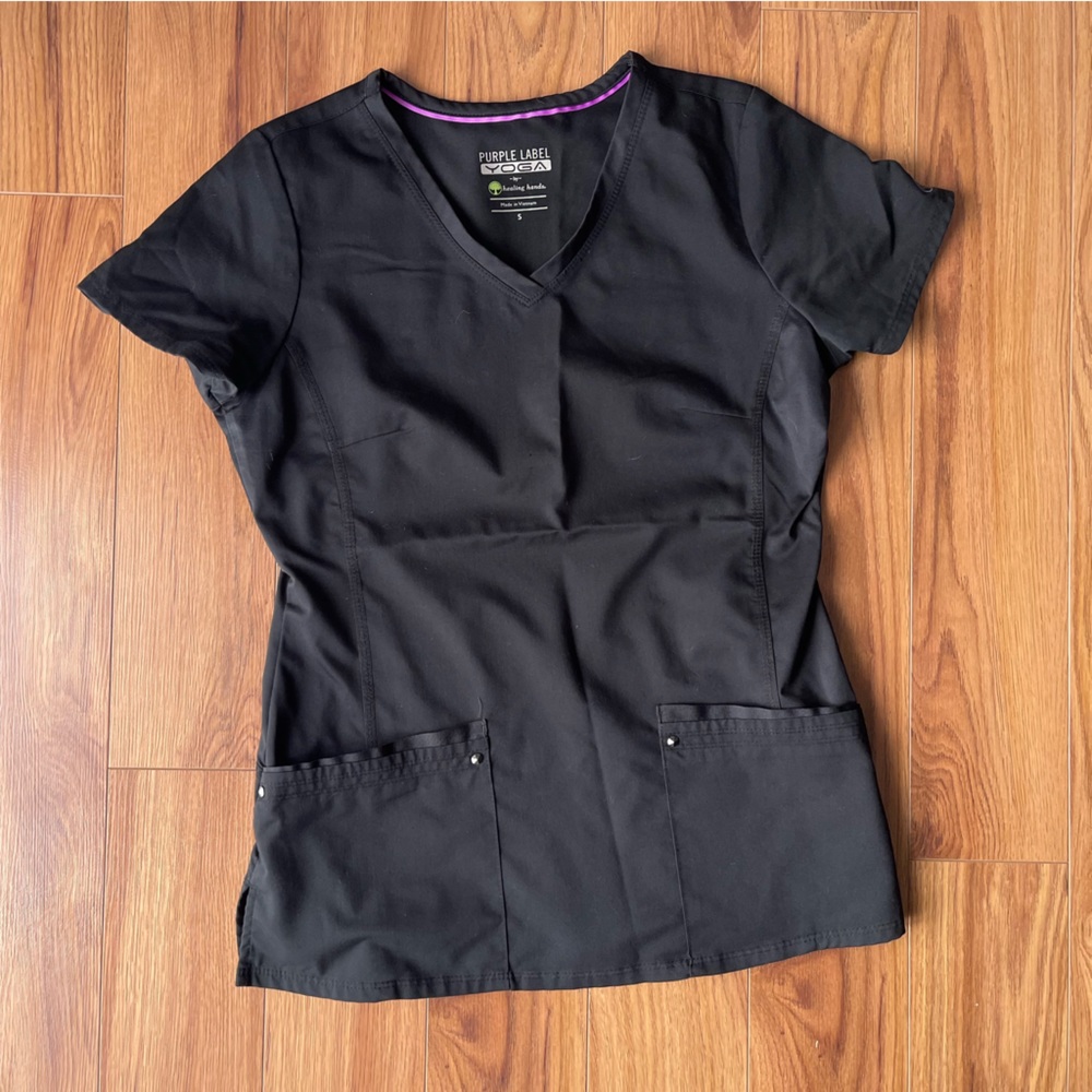 PURPLE LABEL YOGA. - scrub top